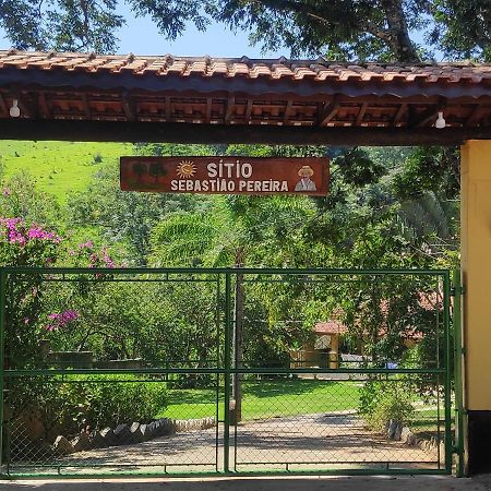 Вилла Sitio Sebastiao Pereira Jambeiro Экстерьер фото