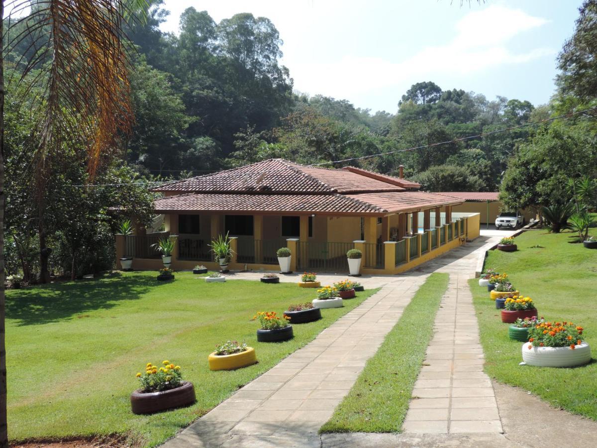 Вилла Sitio Sebastiao Pereira Jambeiro Экстерьер фото