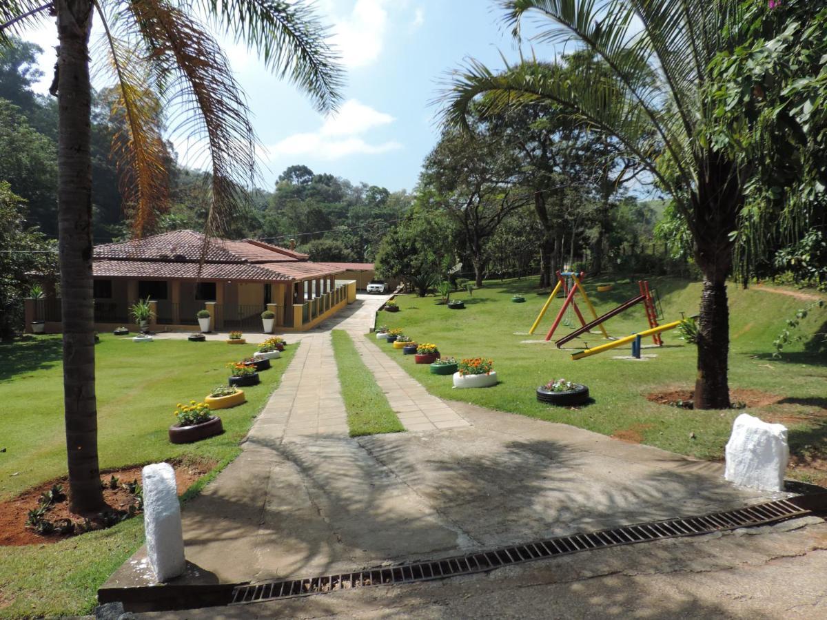 Вилла Sitio Sebastiao Pereira Jambeiro Экстерьер фото