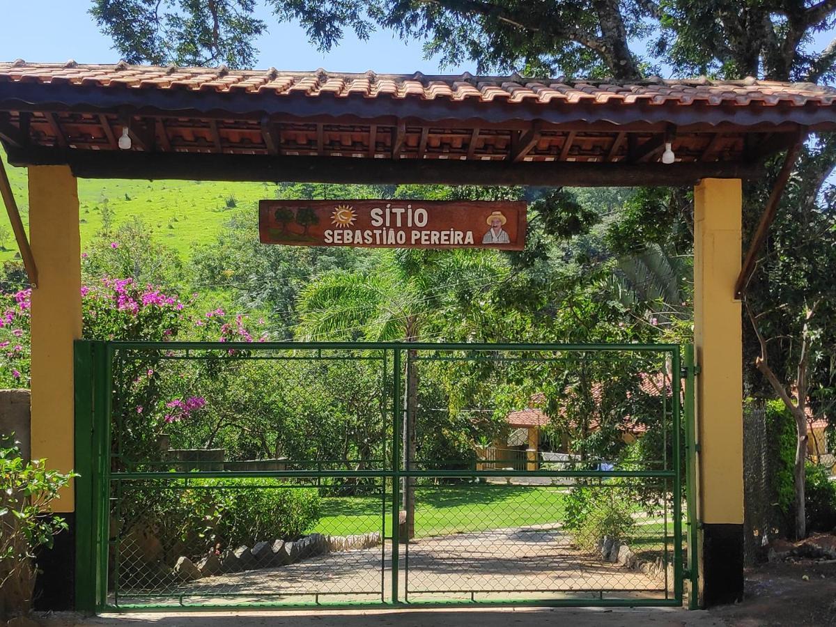 Вилла Sitio Sebastiao Pereira Jambeiro Экстерьер фото