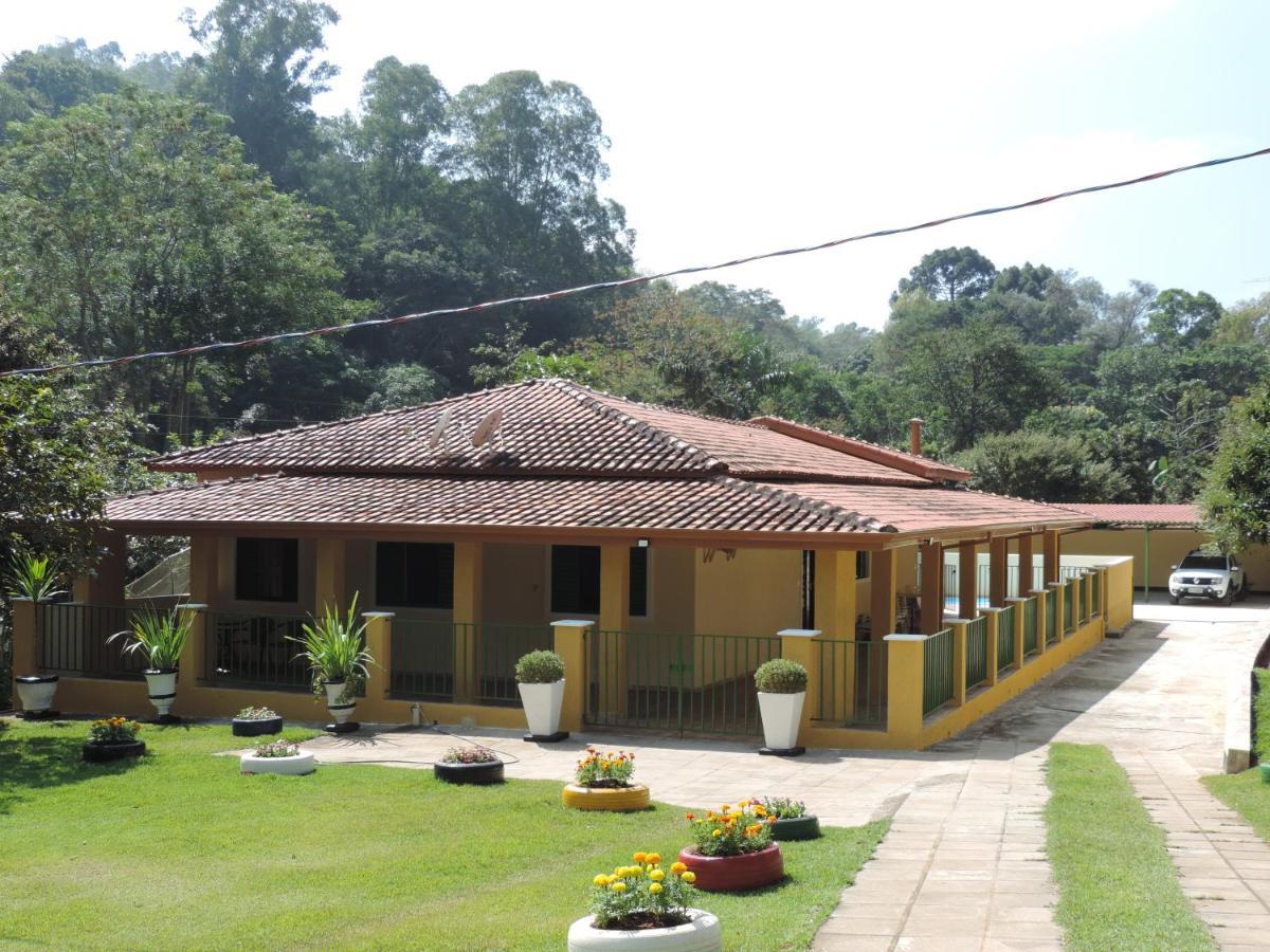 Вилла Sitio Sebastiao Pereira Jambeiro Экстерьер фото